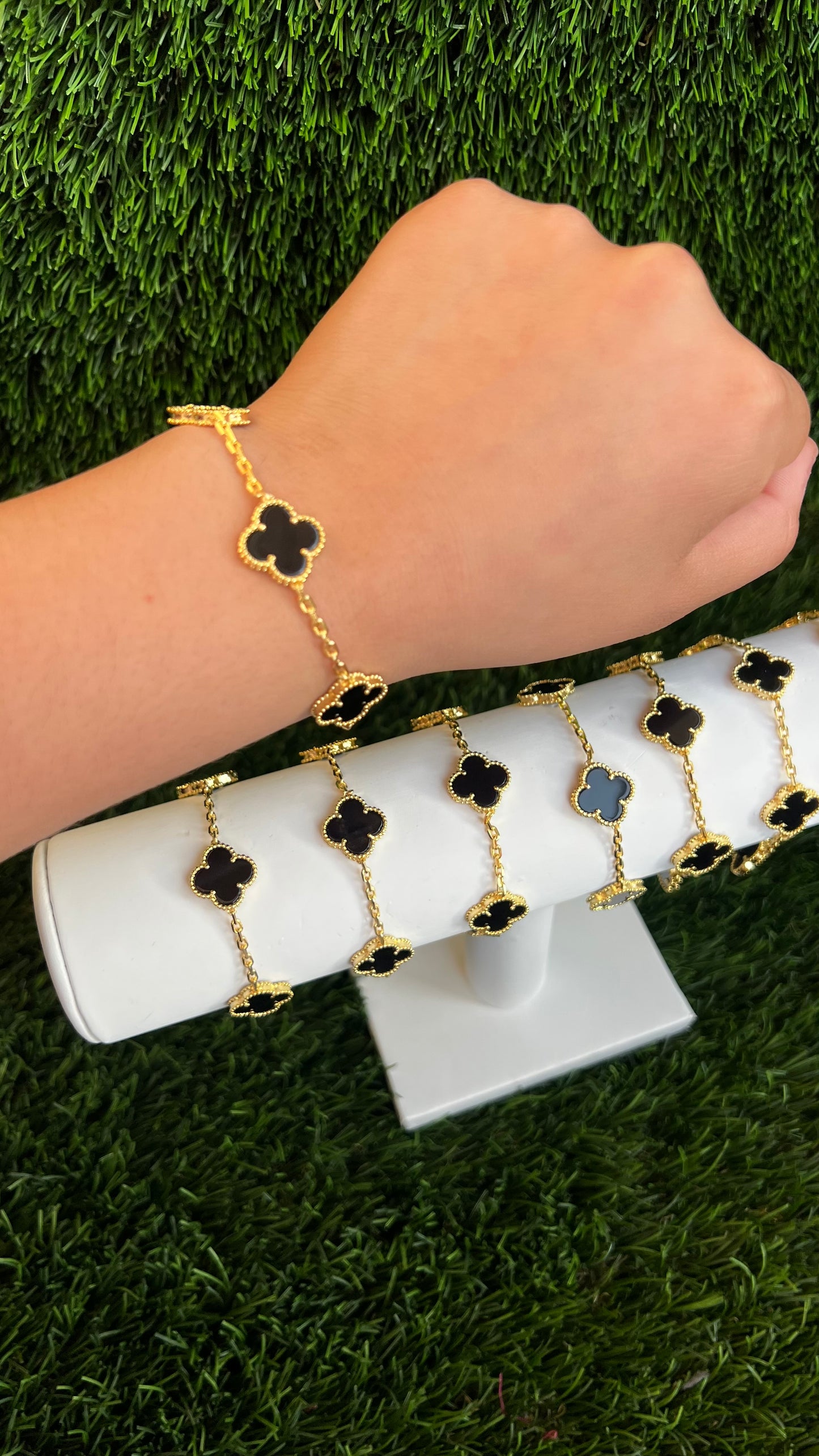 Black Valencia clover Bracelet